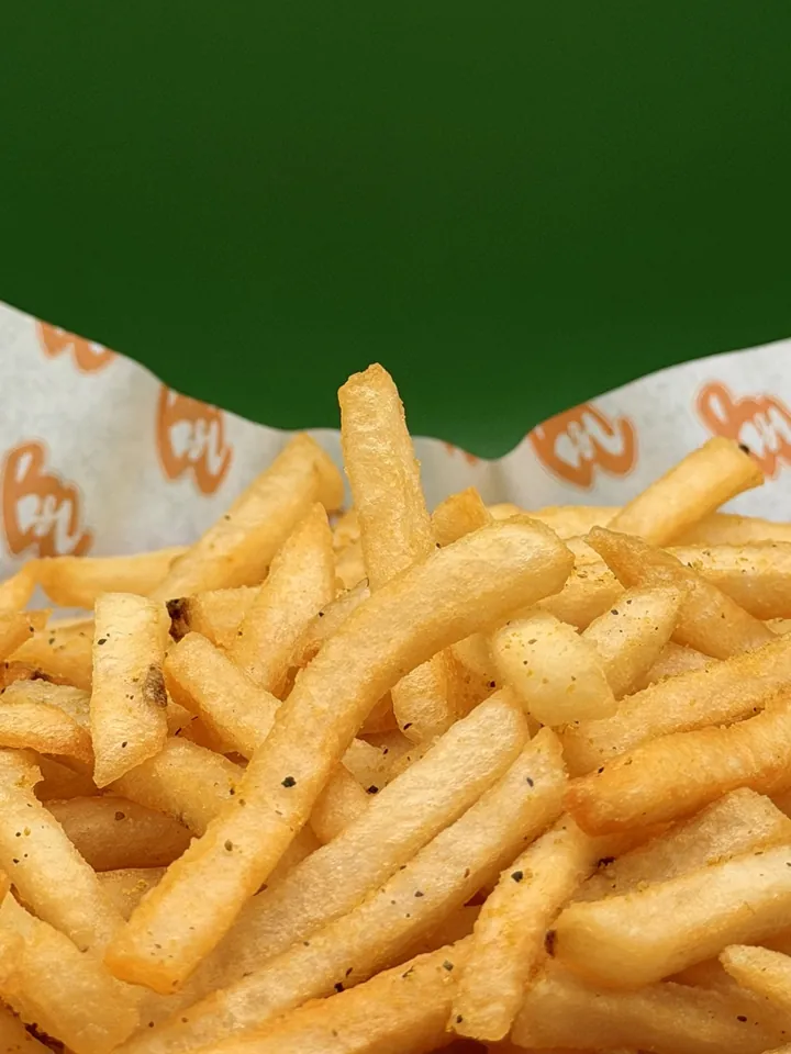 Papas francesas sazonadas en papel de Bear&Chimps