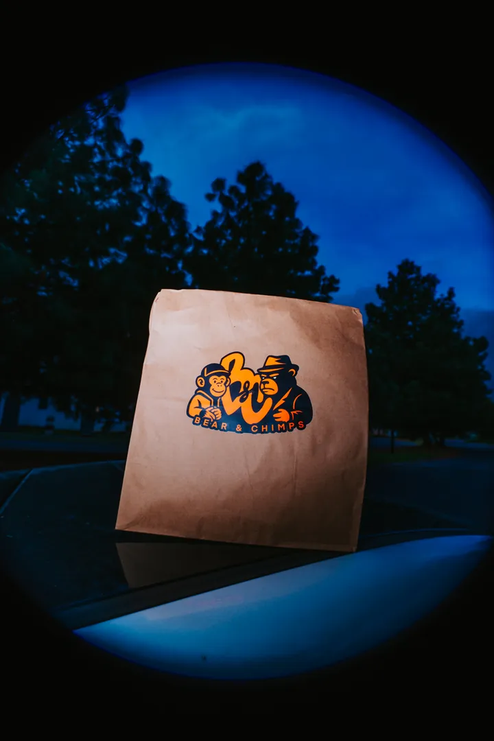 Bolsa de Bear&Chimps sobre el cofre
